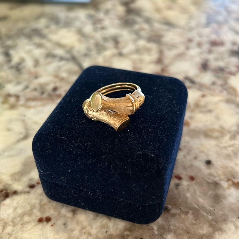 Vintage Avon bamboo twist ring size 5.5